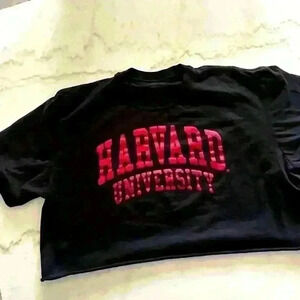 Set of 2 t shirts Harvard and Yale women’s size L and X-Large.